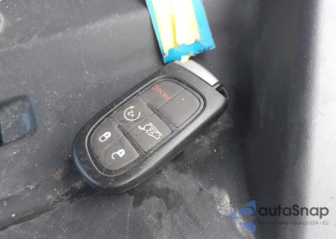 2014 Jeep Cherokee Latitude из США, поврежденный, VIN 1C4PJMCB7EW196698